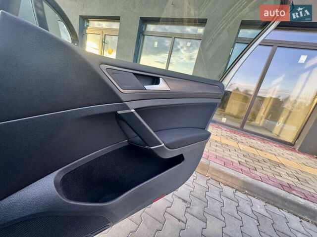 Бежевый Фольксваген e-Golf, объемом двигателя 0 л и пробегом 54 тыс. км за 14300 $, фото 21 на Automoto.ua