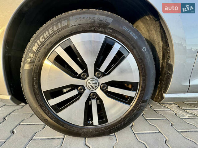 Бежевый Фольксваген e-Golf, объемом двигателя 0 л и пробегом 54 тыс. км за 14300 $, фото 15 на Automoto.ua