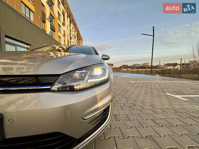 Бежевый Фольксваген e-Golf, объемом двигателя 0 л и пробегом 54 тыс. км за 14300 $, фото 11 на Automoto.ua