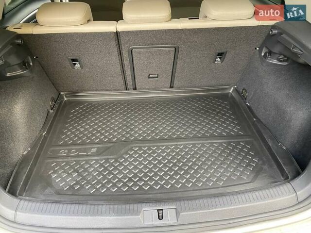 Бежевий Фольксваген e-Golf, об'ємом двигуна 0 л та пробігом 106 тис. км за 14800 $, фото 20 на Automoto.ua