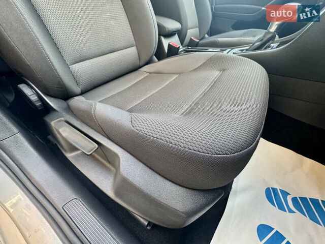 Бежевый Фольксваген e-Golf, объемом двигателя 0 л и пробегом 54 тыс. км за 14300 $, фото 26 на Automoto.ua