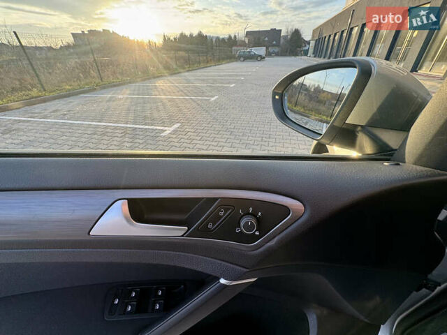 Бежевый Фольксваген e-Golf, объемом двигателя 0 л и пробегом 54 тыс. км за 14300 $, фото 36 на Automoto.ua