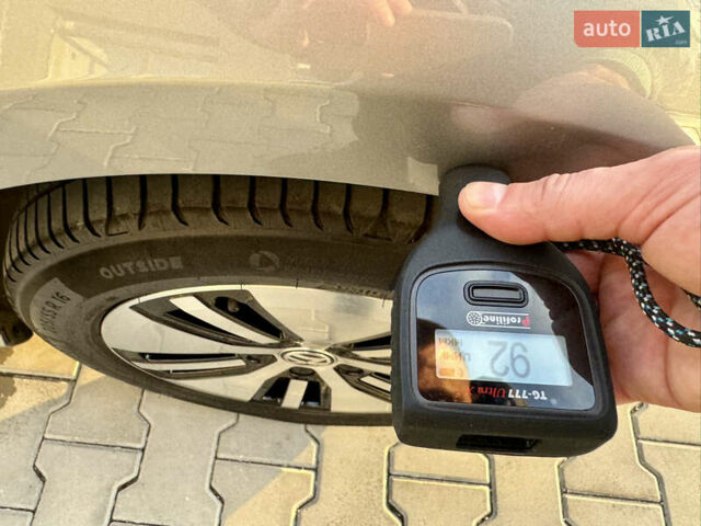 Бежевый Фольксваген e-Golf, объемом двигателя 0 л и пробегом 54 тыс. км за 14300 $, фото 55 на Automoto.ua