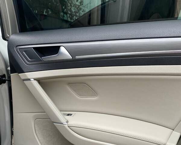 Бежевий Фольксваген e-Golf, об'ємом двигуна 0 л та пробігом 106 тис. км за 14800 $, фото 19 на Automoto.ua