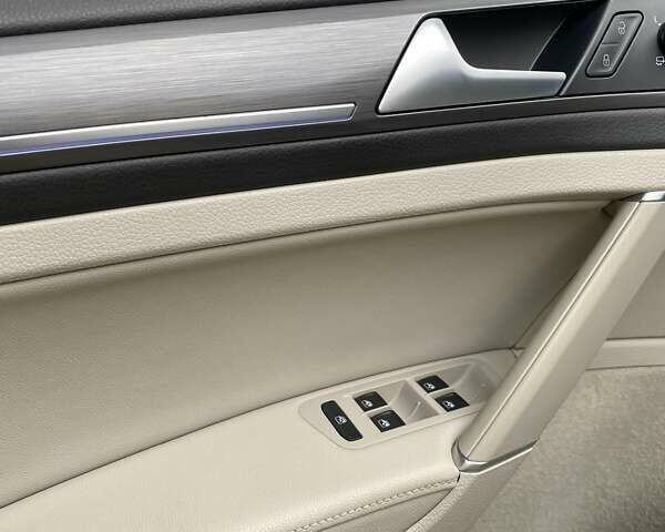 Бежевий Фольксваген e-Golf, об'ємом двигуна 0 л та пробігом 106 тис. км за 14800 $, фото 15 на Automoto.ua