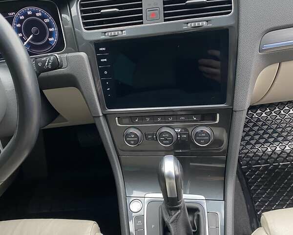 Бежевий Фольксваген e-Golf, об'ємом двигуна 0 л та пробігом 106 тис. км за 14800 $, фото 10 на Automoto.ua