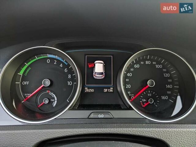 Бежевий Фольксваген e-Golf, об'ємом двигуна 0 л та пробігом 30 тис. км за 14619 $, фото 16 на Automoto.ua