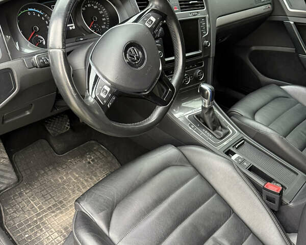 Черный Фольксваген e-Golf, объемом двигателя 0 л и пробегом 140 тыс. км за 8700 $, фото 5 на Automoto.ua