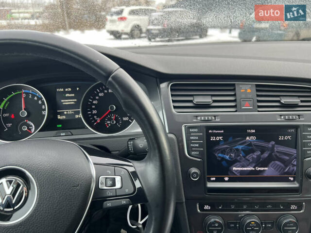 Черный Фольксваген e-Golf, объемом двигателя 0 л и пробегом 96 тыс. км за 9300 $, фото 25 на Automoto.ua