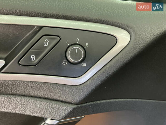 Черный Фольксваген e-Golf, объемом двигателя 0 л и пробегом 118 тыс. км за 9300 $, фото 10 на Automoto.ua