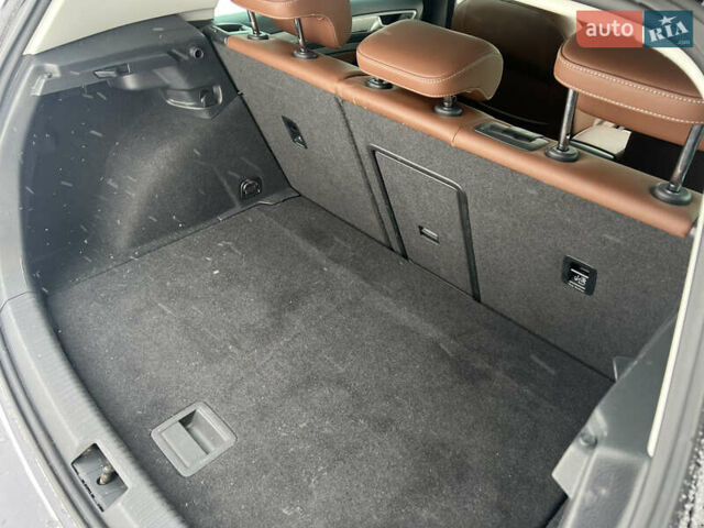 Черный Фольксваген e-Golf, объемом двигателя 0 л и пробегом 96 тыс. км за 9300 $, фото 8 на Automoto.ua