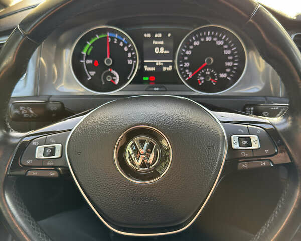 Черный Фольксваген e-Golf, объемом двигателя 0 л и пробегом 113 тыс. км за 10500 $, фото 13 на Automoto.ua