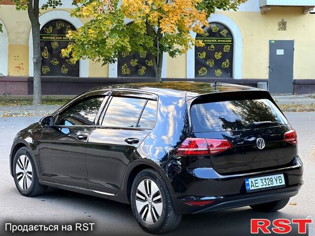 Черный Фольксваген e-Golf, объемом двигателя 85 л и пробегом 144 тыс. км за 9500 $, фото 3 на Automoto.ua