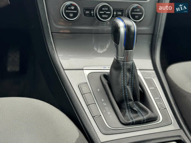 Черный Фольксваген e-Golf, объемом двигателя 0 л и пробегом 130 тыс. км за 7200 $, фото 39 на Automoto.ua