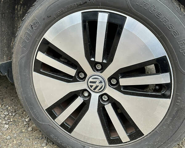 Чорний Фольксваген e-Golf, об'ємом двигуна 0 л та пробігом 112 тис. км за 8600 $, фото 23 на Automoto.ua
