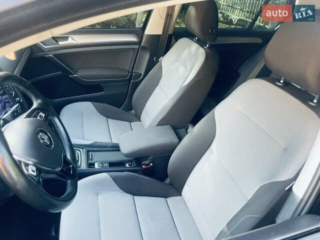 Черный Фольксваген e-Golf, объемом двигателя 0 л и пробегом 131 тыс. км за 9300 $, фото 38 на Automoto.ua