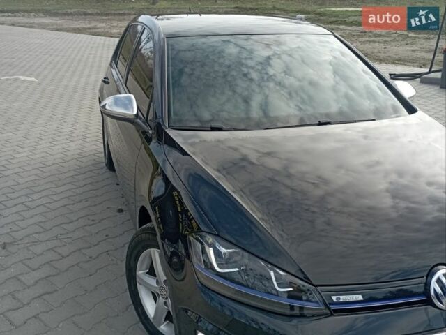 Черный Фольксваген e-Golf, объемом двигателя 0 л и пробегом 150 тыс. км за 7999 $, фото 3 на Automoto.ua