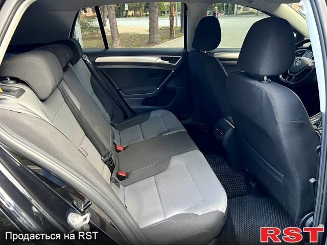 Черный Фольксваген e-Golf, объемом двигателя 85 л и пробегом 144 тыс. км за 9500 $, фото 4 на Automoto.ua