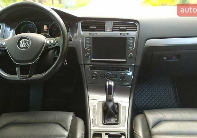 Чорний Фольксваген e-Golf, об'ємом двигуна 0 л та пробігом 112 тис. км за 9250 $, фото 17 на Automoto.ua