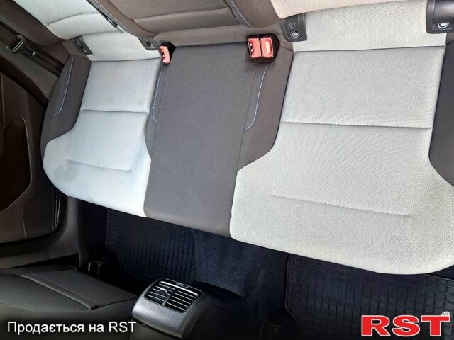 Чорний Фольксваген e-Golf, об'ємом двигуна 0 л та пробігом 122 тис. км за 8500 $, фото 5 на Automoto.ua