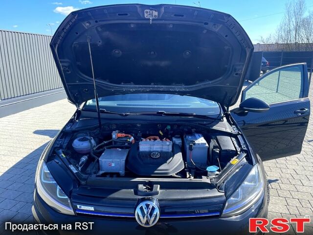 Черный Фольксваген e-Golf, объемом двигателя 0 л и пробегом 123 тыс. км за 9200 $, фото 8 на Automoto.ua