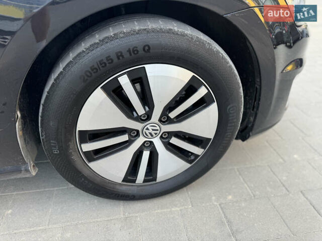 Чорний Фольксваген e-Golf, об'ємом двигуна 0 л та пробігом 98 тис. км за 8400 $, фото 14 на Automoto.ua