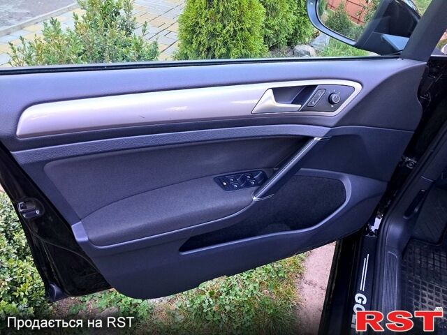 Чорний Фольксваген e-Golf, об'ємом двигуна 0 л та пробігом 122 тис. км за 8500 $, фото 4 на Automoto.ua