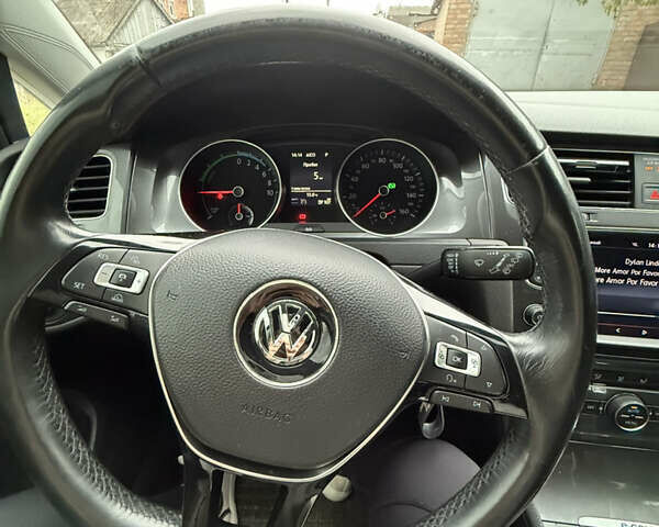 Черный Фольксваген e-Golf, объемом двигателя 0 л и пробегом 140 тыс. км за 8700 $, фото 4 на Automoto.ua