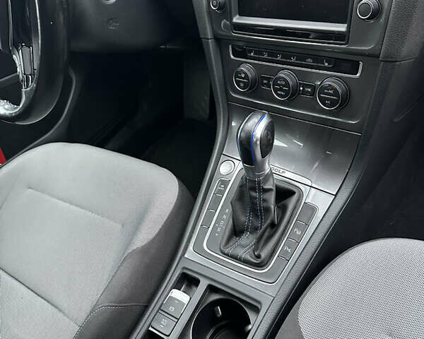 Чорний Фольксваген e-Golf, об'ємом двигуна 0 л та пробігом 112 тис. км за 8600 $, фото 14 на Automoto.ua