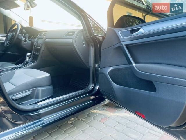 Черный Фольксваген e-Golf, объемом двигателя 0 л и пробегом 131 тыс. км за 9300 $, фото 40 на Automoto.ua