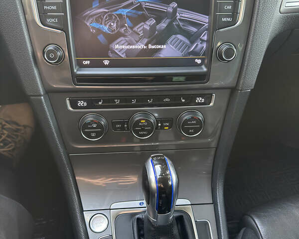 Черный Фольксваген e-Golf, объемом двигателя 0 л и пробегом 113 тыс. км за 10500 $, фото 14 на Automoto.ua