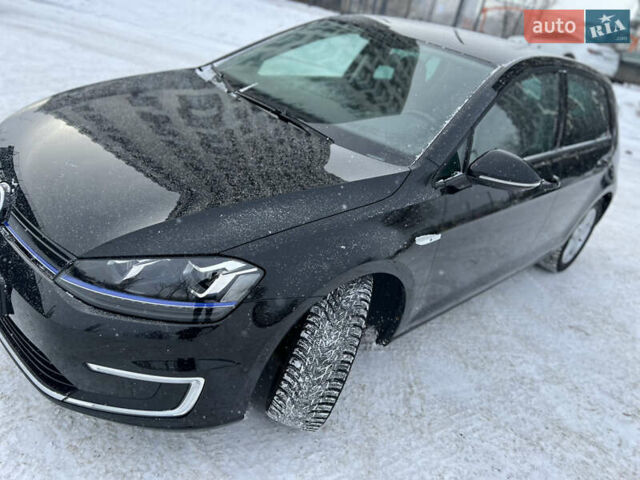 Черный Фольксваген e-Golf, объемом двигателя 0 л и пробегом 96 тыс. км за 9300 $, фото 2 на Automoto.ua