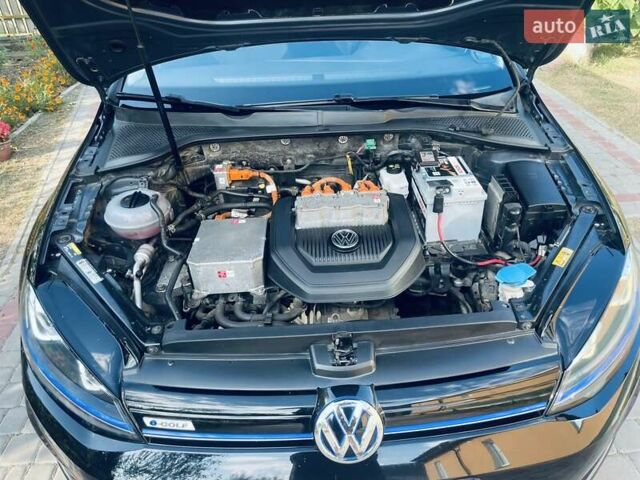 Черный Фольксваген e-Golf, объемом двигателя 0 л и пробегом 131 тыс. км за 9300 $, фото 63 на Automoto.ua
