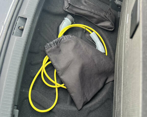 Черный Фольксваген e-Golf, объемом двигателя 0 л и пробегом 96 тыс. км за 9300 $, фото 9 на Automoto.ua