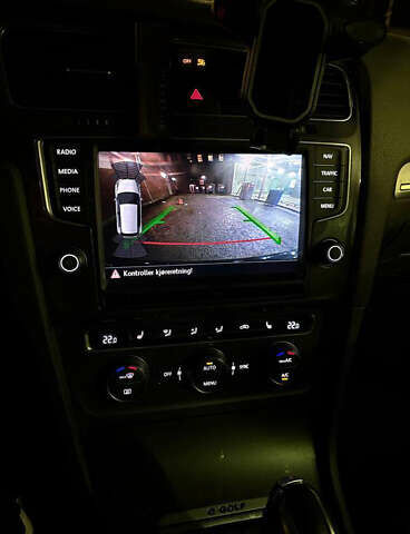 Черный Фольксваген e-Golf, объемом двигателя 0 л и пробегом 96 тыс. км за 9300 $, фото 26 на Automoto.ua