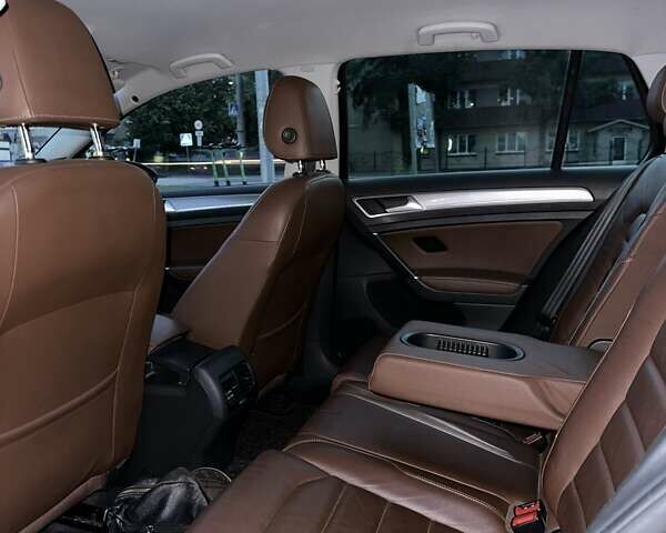 Черный Фольксваген e-Golf, объемом двигателя 0 л и пробегом 152 тыс. км за 10900 $, фото 10 на Automoto.ua