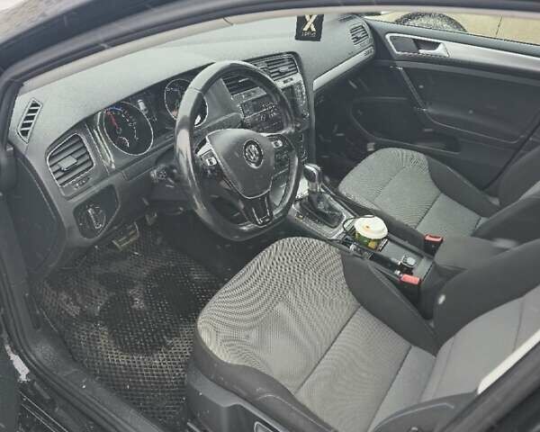 Черный Фольксваген e-Golf, объемом двигателя 0 л и пробегом 102 тыс. км за 8299 $, фото 15 на Automoto.ua