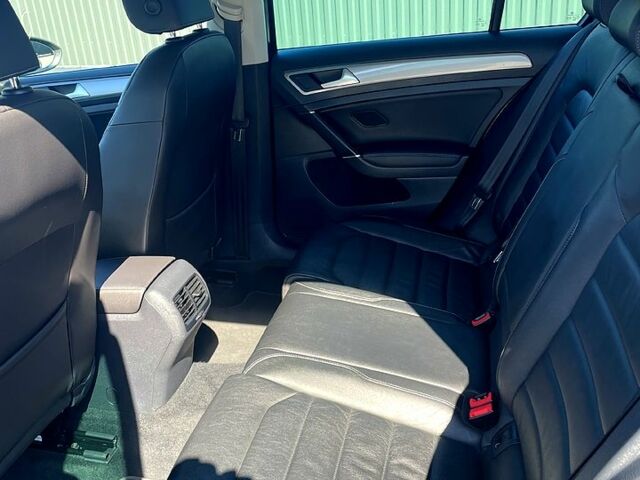 Черный Фольксваген e-Golf, объемом двигателя 0 л и пробегом 123 тыс. км за 9200 $, фото 5 на Automoto.ua