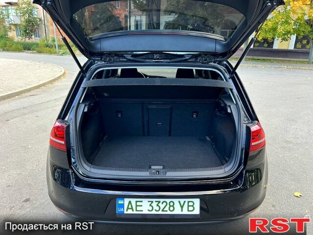 Черный Фольксваген e-Golf, объемом двигателя 85 л и пробегом 144 тыс. км за 9500 $, фото 8 на Automoto.ua