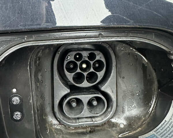 Чорний Фольксваген e-Golf, об'ємом двигуна 0 л та пробігом 112 тис. км за 8600 $, фото 9 на Automoto.ua