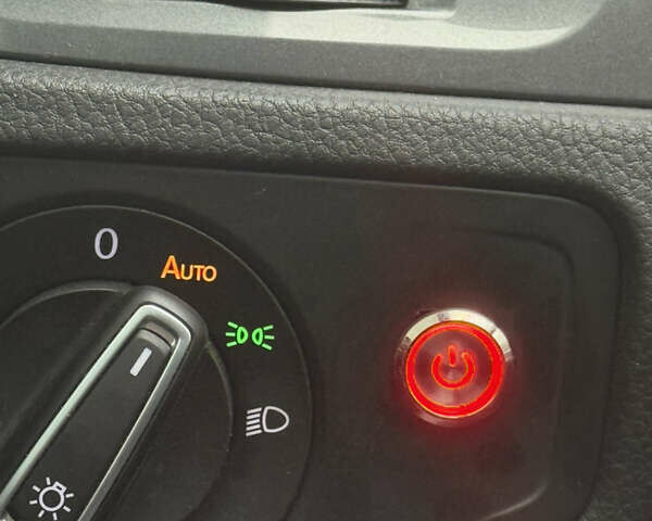 Чорний Фольксваген e-Golf, об'ємом двигуна 0 л та пробігом 125 тис. км за 9300 $, фото 16 на Automoto.ua