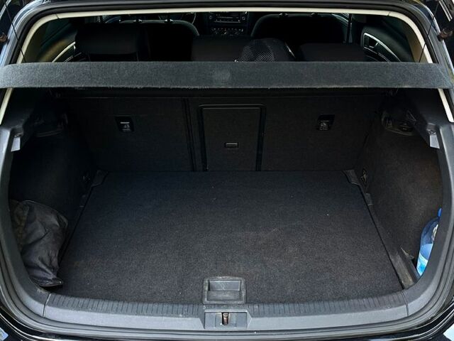 Черный Фольксваген e-Golf, объемом двигателя 0 л и пробегом 167 тыс. км за 9250 $, фото 6 на Automoto.ua