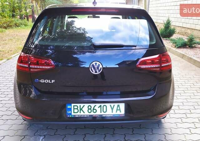 Чорний Фольксваген e-Golf, об'ємом двигуна 0 л та пробігом 112 тис. км за 9250 $, фото 9 на Automoto.ua