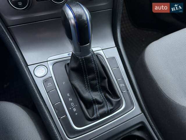 Черный Фольксваген e-Golf, объемом двигателя 0 л и пробегом 76 тыс. км за 8300 $, фото 21 на Automoto.ua