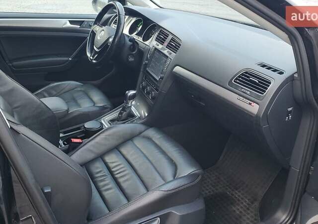 Чорний Фольксваген e-Golf, об'ємом двигуна 0 л та пробігом 169 тис. км за 7499 $, фото 17 на Automoto.ua
