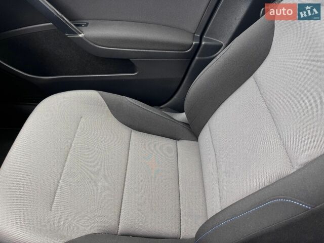 Чорний Фольксваген e-Golf, об'ємом двигуна 0 л та пробігом 140 тис. км за 8299 $, фото 25 на Automoto.ua