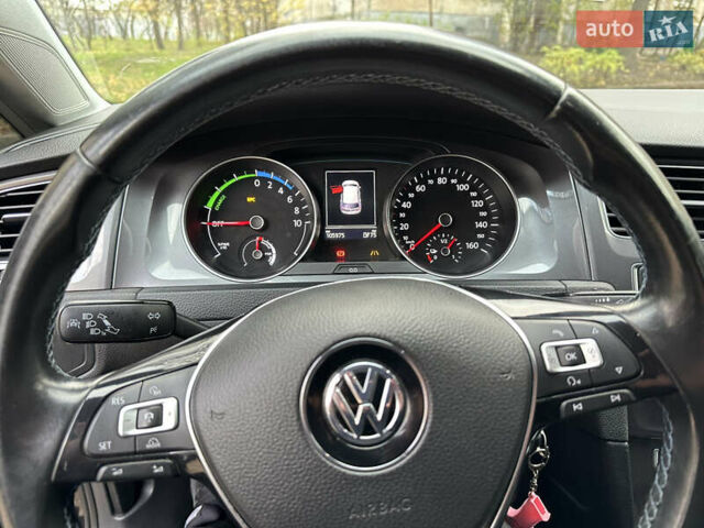 Чорний Фольксваген e-Golf, об'ємом двигуна 0 л та пробігом 105 тис. км за 9600 $, фото 13 на Automoto.ua