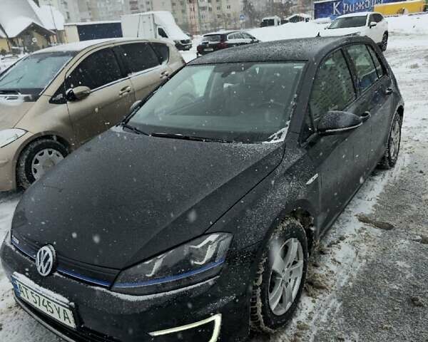 Черный Фольксваген e-Golf, объемом двигателя 0 л и пробегом 102 тыс. км за 8299 $, фото 1 на Automoto.ua