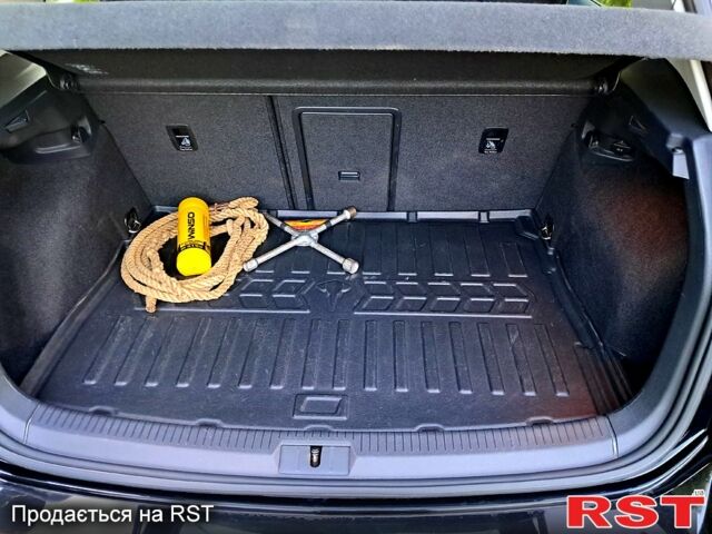 Чорний Фольксваген e-Golf, об'ємом двигуна 0 л та пробігом 122 тис. км за 8500 $, фото 7 на Automoto.ua