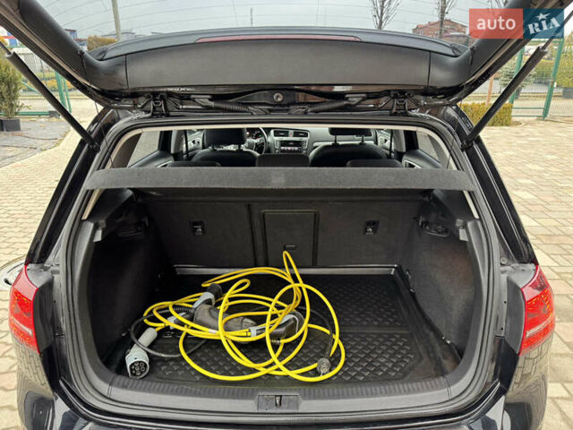 Черный Фольксваген e-Golf, объемом двигателя 0 л и пробегом 158 тыс. км за 8500 $, фото 17 на Automoto.ua